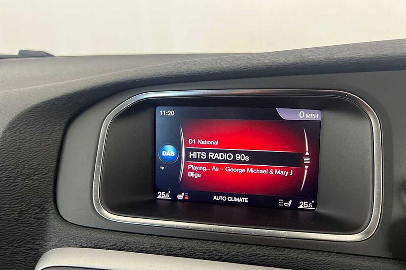 Volvo V40 Cross Country T3 Pro Automatic (Winter Pack)