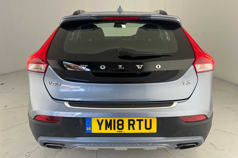 Volvo V40 Cross Country T3 Pro Automatic (Winter Pack)