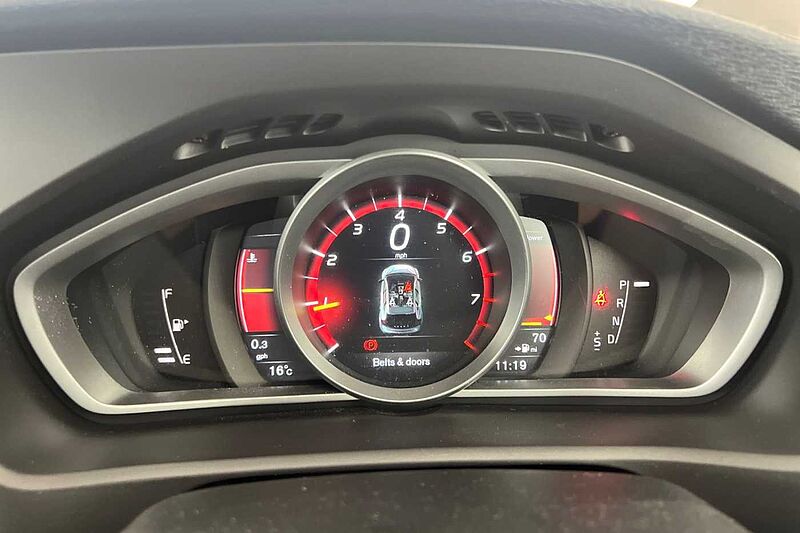 Volvo V40 Cross Country T3 Pro Automatic (Winter Pack)