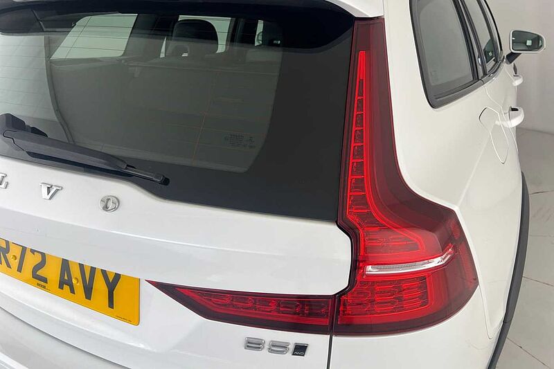 Volvo V60 Cross Country Plus, B5 AWD mild hybrid, Petrol