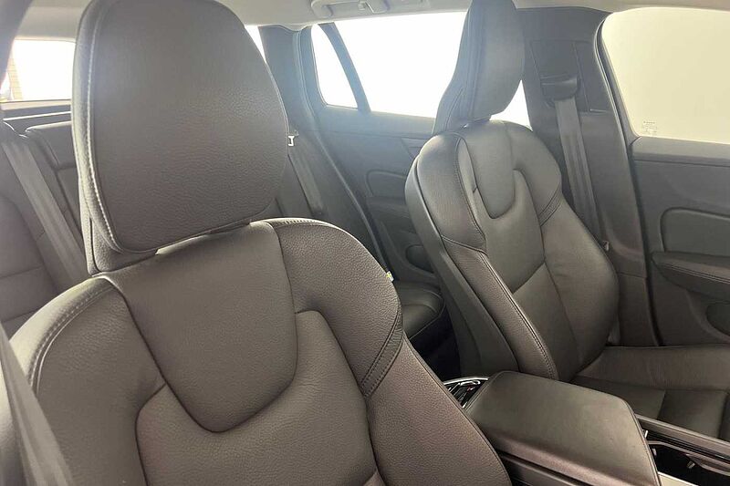 Volvo V60 Cross Country Plus, B5 AWD mild hybrid, Petrol