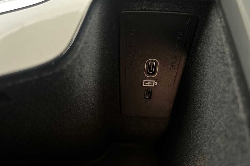 Volvo V60 Cross Country Plus, B5 AWD mild hybrid, Petrol