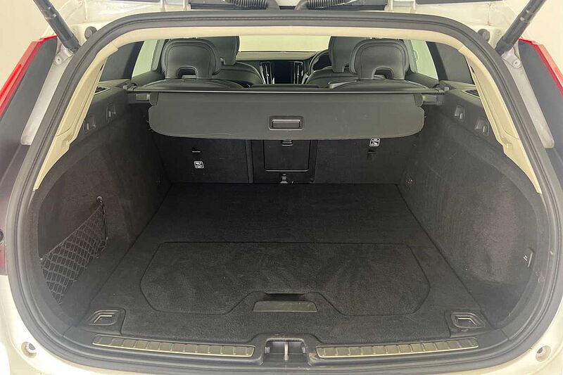 Volvo V60 Cross Country Plus, B5 AWD mild hybrid, Petrol