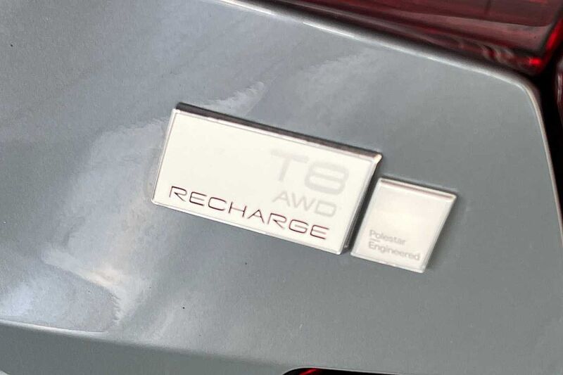 Volvo S60 Recharge Ultimate, T8 AWD Plug-in hybrid, Petrol, Dark