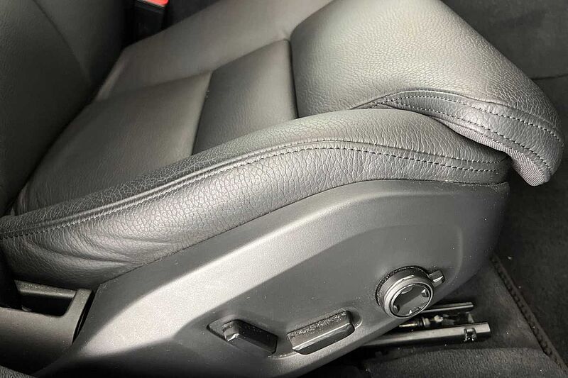 Volvo S60 Recharge Ultimate, T8 AWD Plug-in hybrid, Petrol, Dark