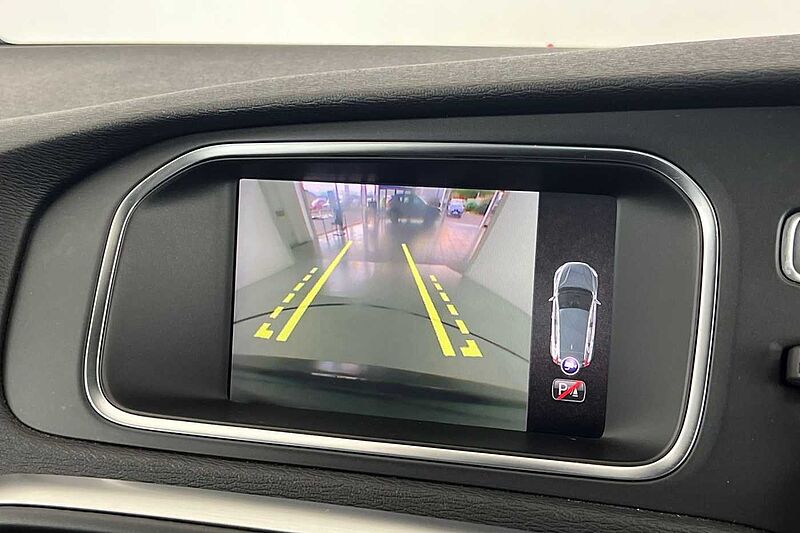 Volvo V40 D2 R-Design Pro Automaticc( Intellisafe Pro | Xenium Pack | Winter Pack )