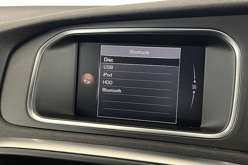 Volvo V40 D2 R-Design Pro Automaticc( Intellisafe Pro | Xenium Pack | Winter Pack )