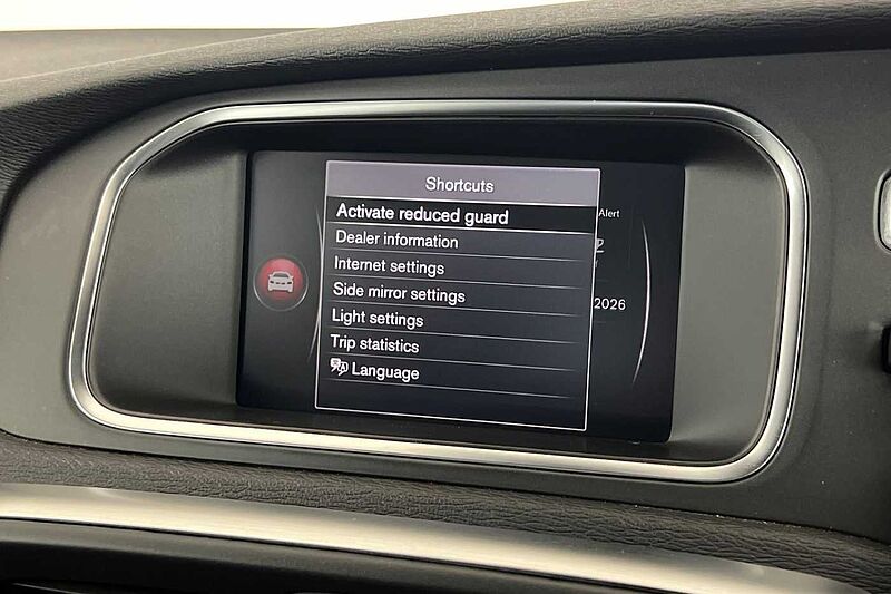 Volvo V40 D2 R-Design Pro Automaticc( Intellisafe Pro | Xenium Pack | Winter Pack )