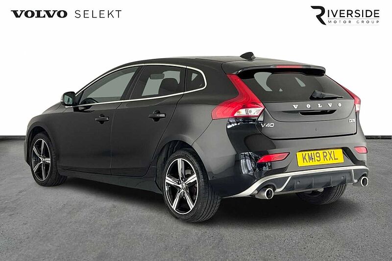 Volvo V40 D2 R-Design Pro Automaticc( Intellisafe Pro | Xenium Pack | Winter Pack )