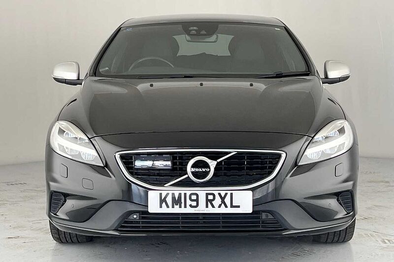 Volvo V40 D2 R-Design Pro Automaticc( Intellisafe Pro | Xenium Pack | Winter Pack )