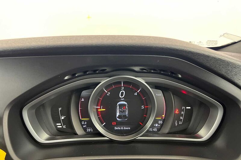 Volvo V40 D2 R-Design Pro Automaticc( Intellisafe Pro | Xenium Pack | Winter Pack )