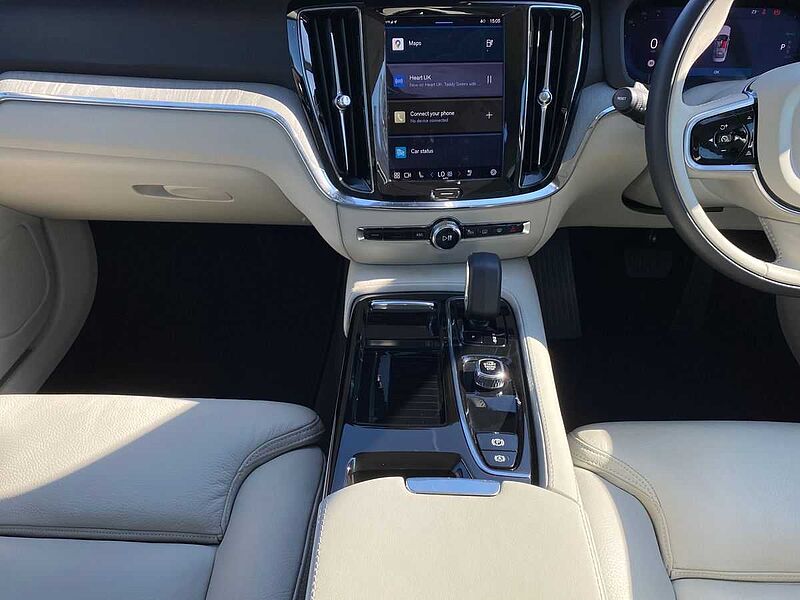 Volvo S60 Recharge Ultimate, T8 AWD Plug-in hybrid, Electric/Petrol, Dark