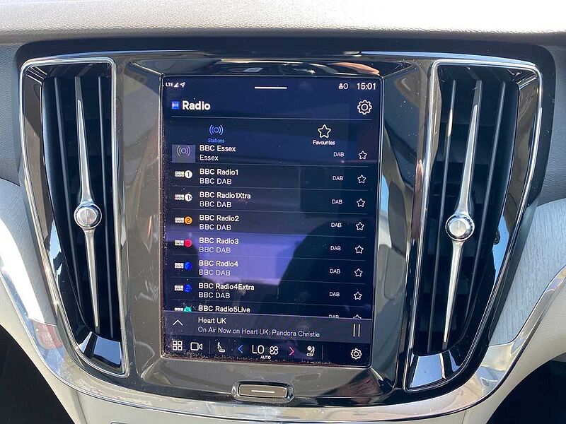 Volvo S60 Recharge Ultimate, T8 AWD Plug-in hybrid, Electric/Petrol, Dark