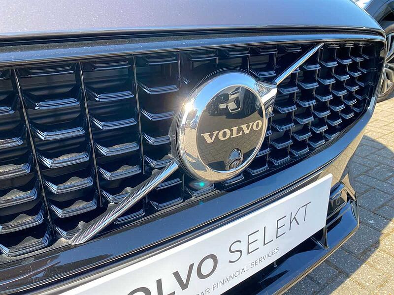Volvo S60 Recharge Ultimate, T8 AWD Plug-in hybrid, Electric/Petrol, Dark