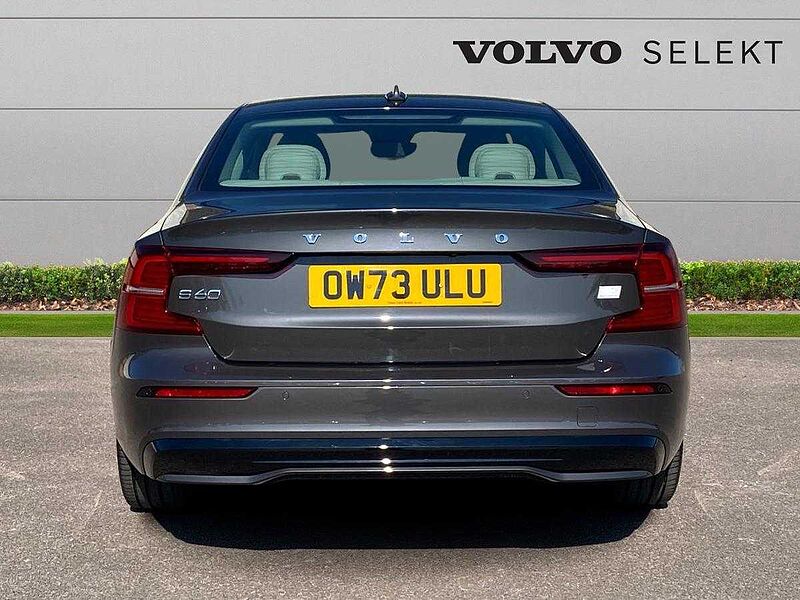 Volvo S60 Recharge Ultimate, T8 AWD Plug-in hybrid, Electric/Petrol, Dark
