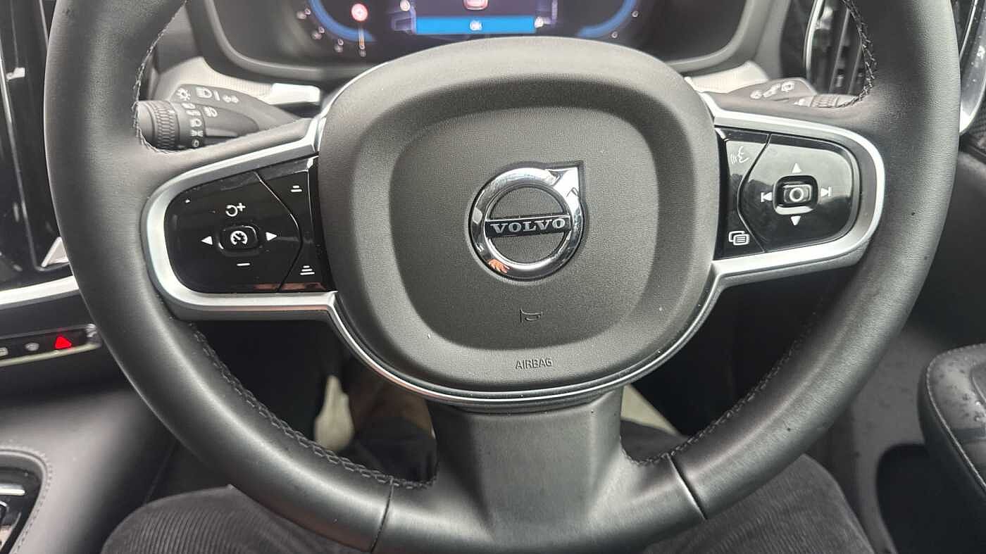 Volvo V60 Ultra, T8 AWD Plug-in hybrid, Electric/Petrol, Dark