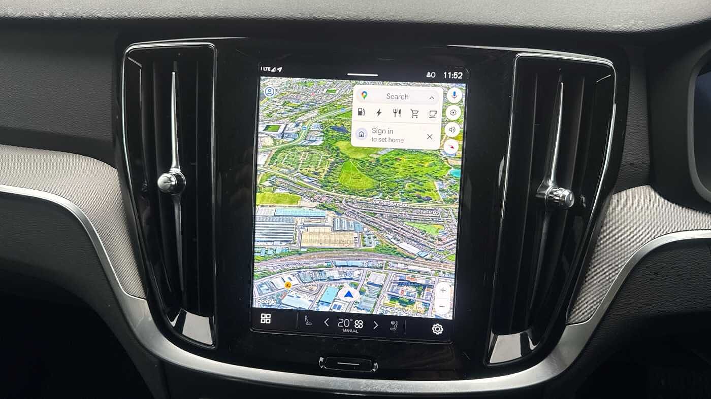 Volvo V60 Ultra, T8 AWD Plug-in hybrid, Electric/Petrol, Dark