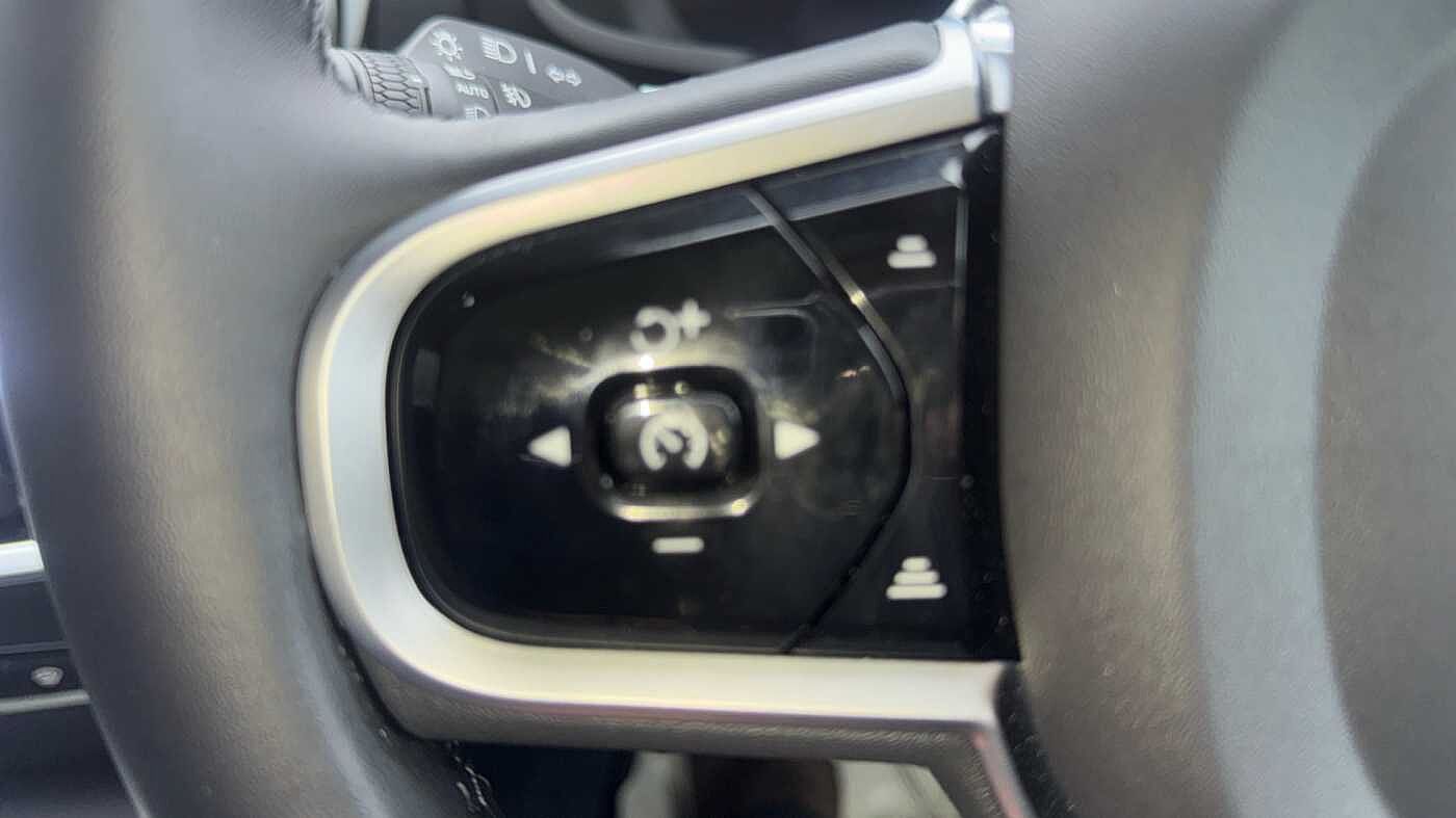 Volvo V60 Ultra, T8 AWD Plug-in hybrid, Electric/Petrol, Dark