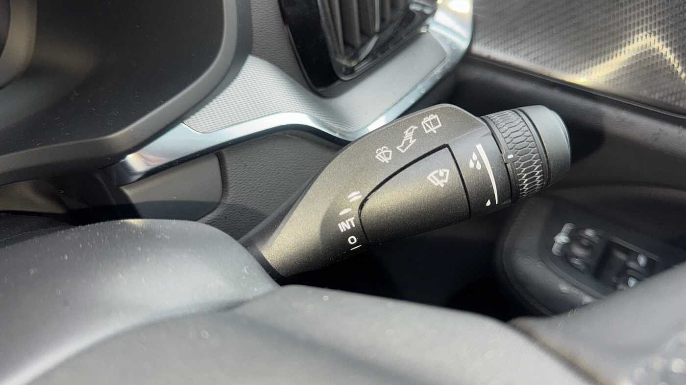 Volvo V60 Ultra, T8 AWD Plug-in hybrid, Electric/Petrol, Dark