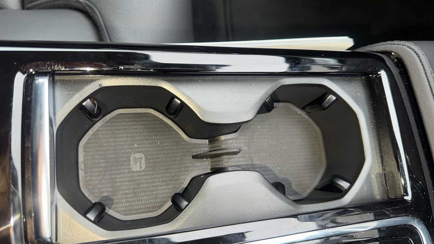 Volvo V60 Ultra, T8 AWD Plug-in hybrid, Electric/Petrol, Dark