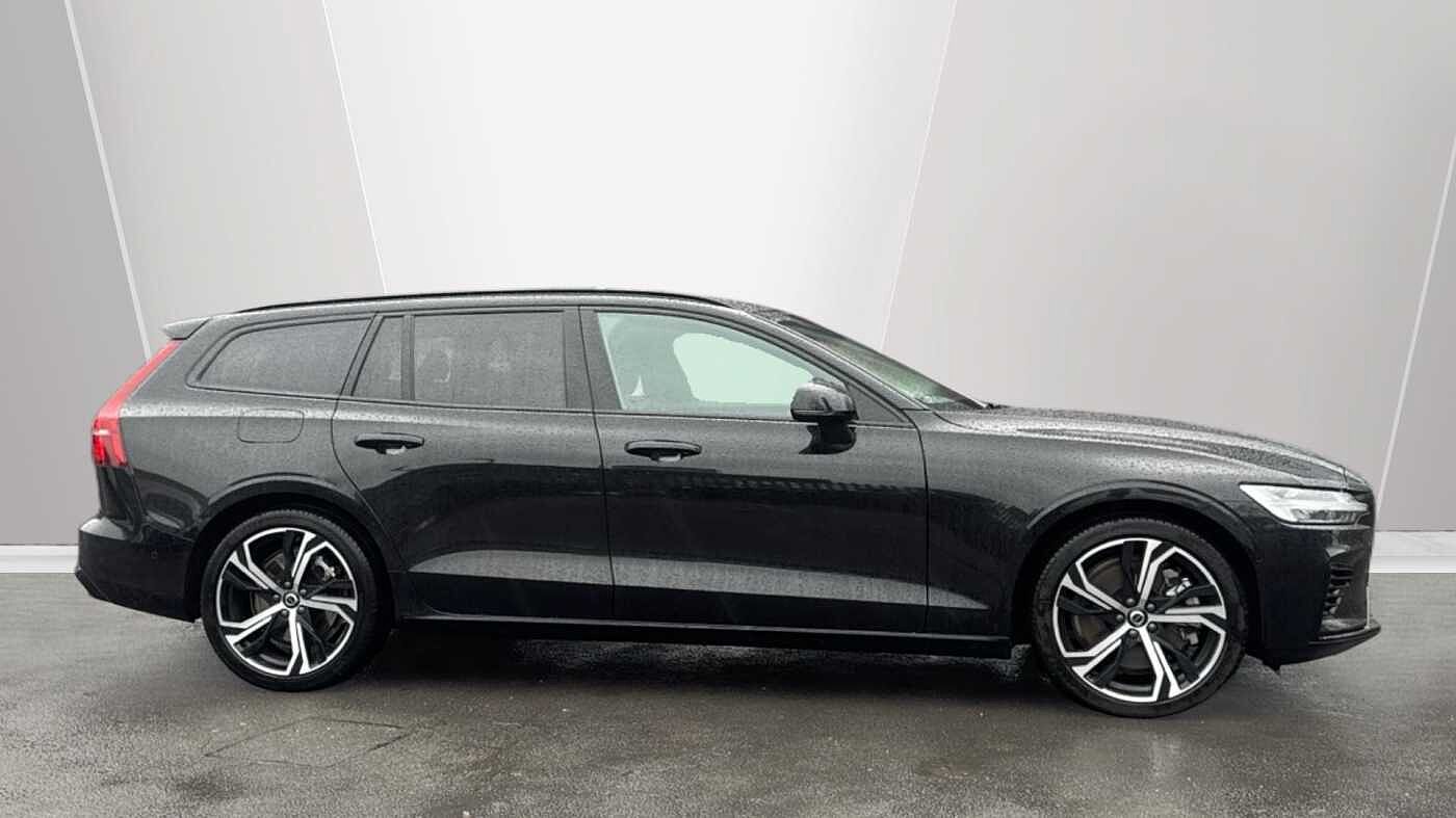 Volvo V60 Ultra, T8 AWD Plug-in hybrid, Electric/Petrol, Dark
