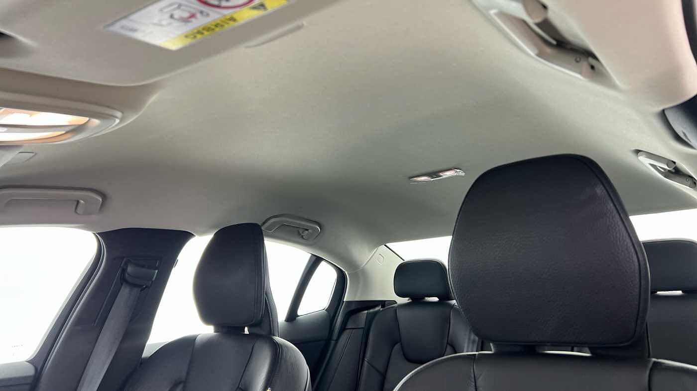 Volvo S60 Plus, B5 mild hybrid, Petrol, Dark