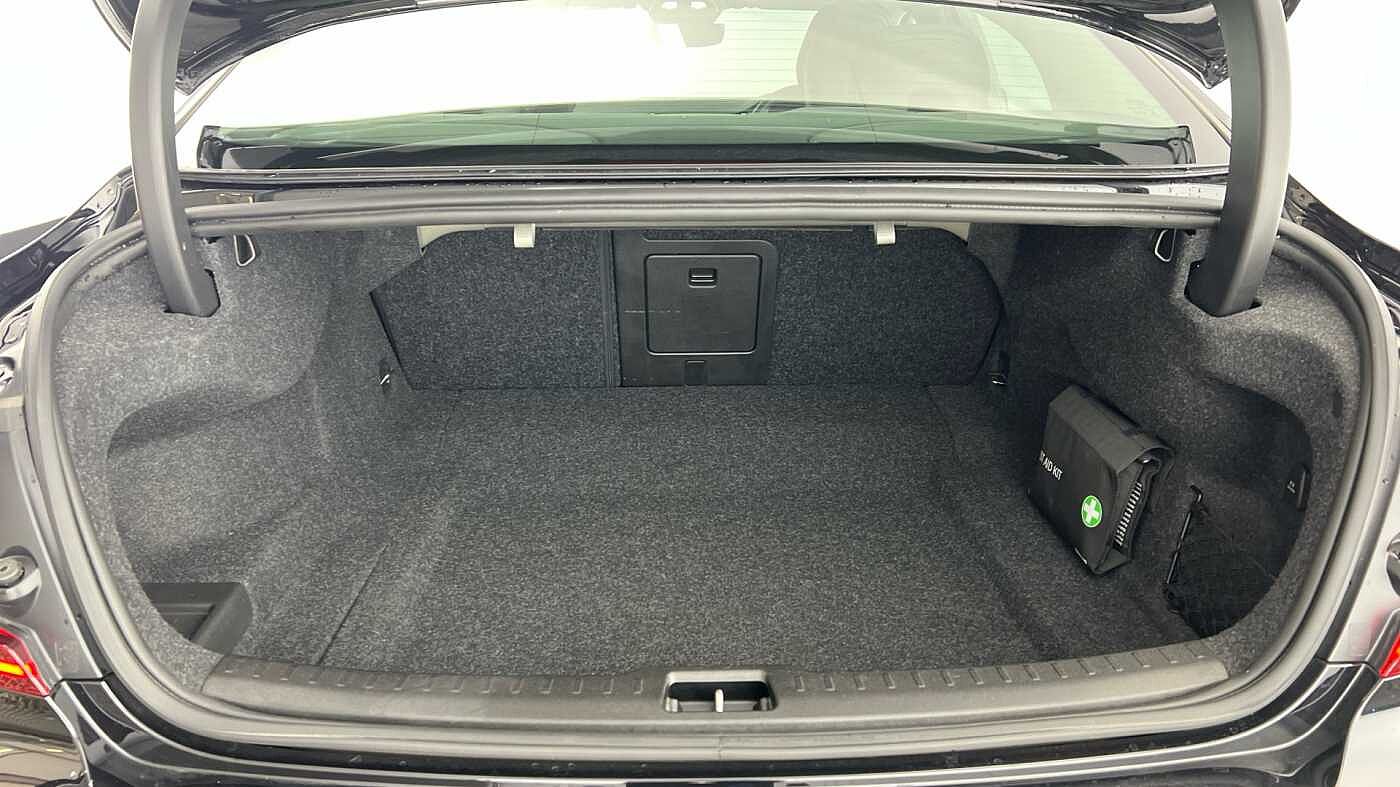 Volvo S60 Plus, B5 mild hybrid, Petrol, Dark