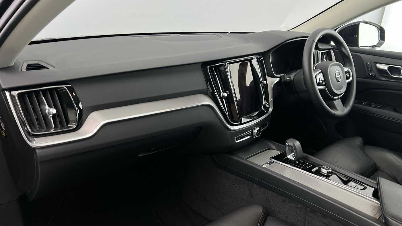 Volvo S60 Plus, B5 mild hybrid, Petrol, Dark