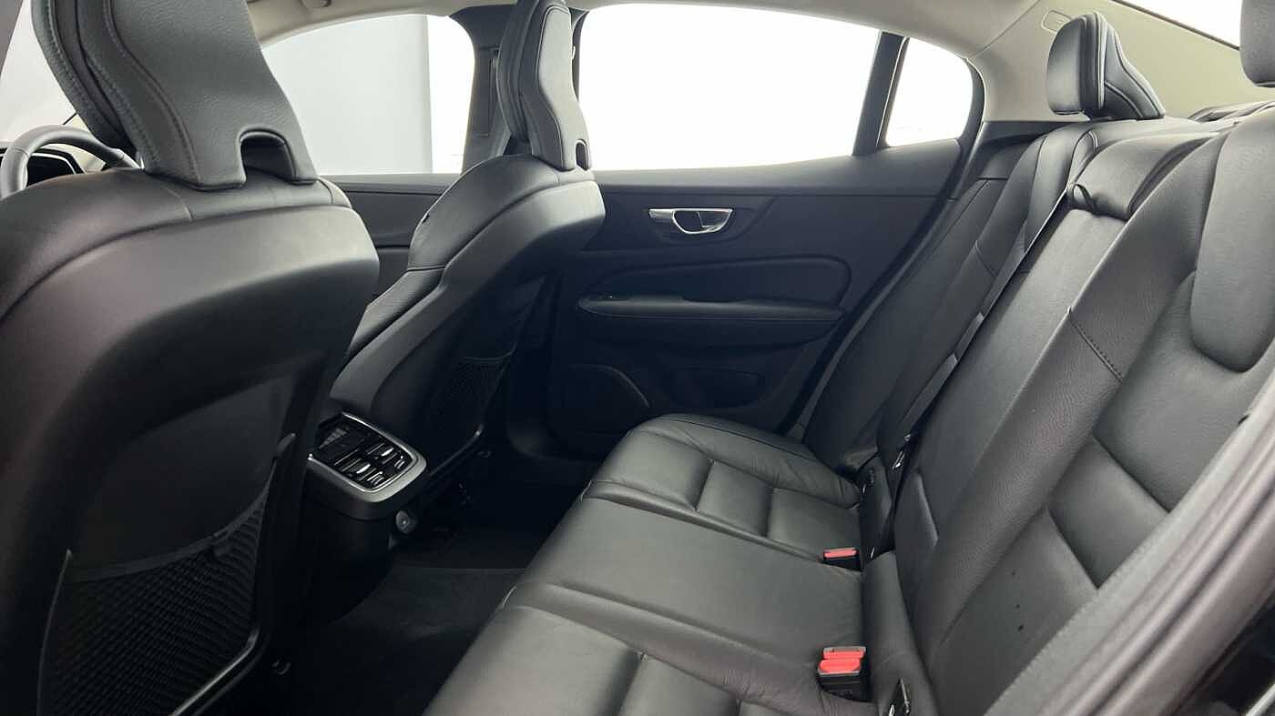 Volvo S60 Plus, B5 mild hybrid, Petrol, Dark