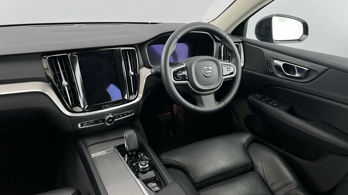 Volvo S60 Plus, B5 mild hybrid, Petrol, Dark