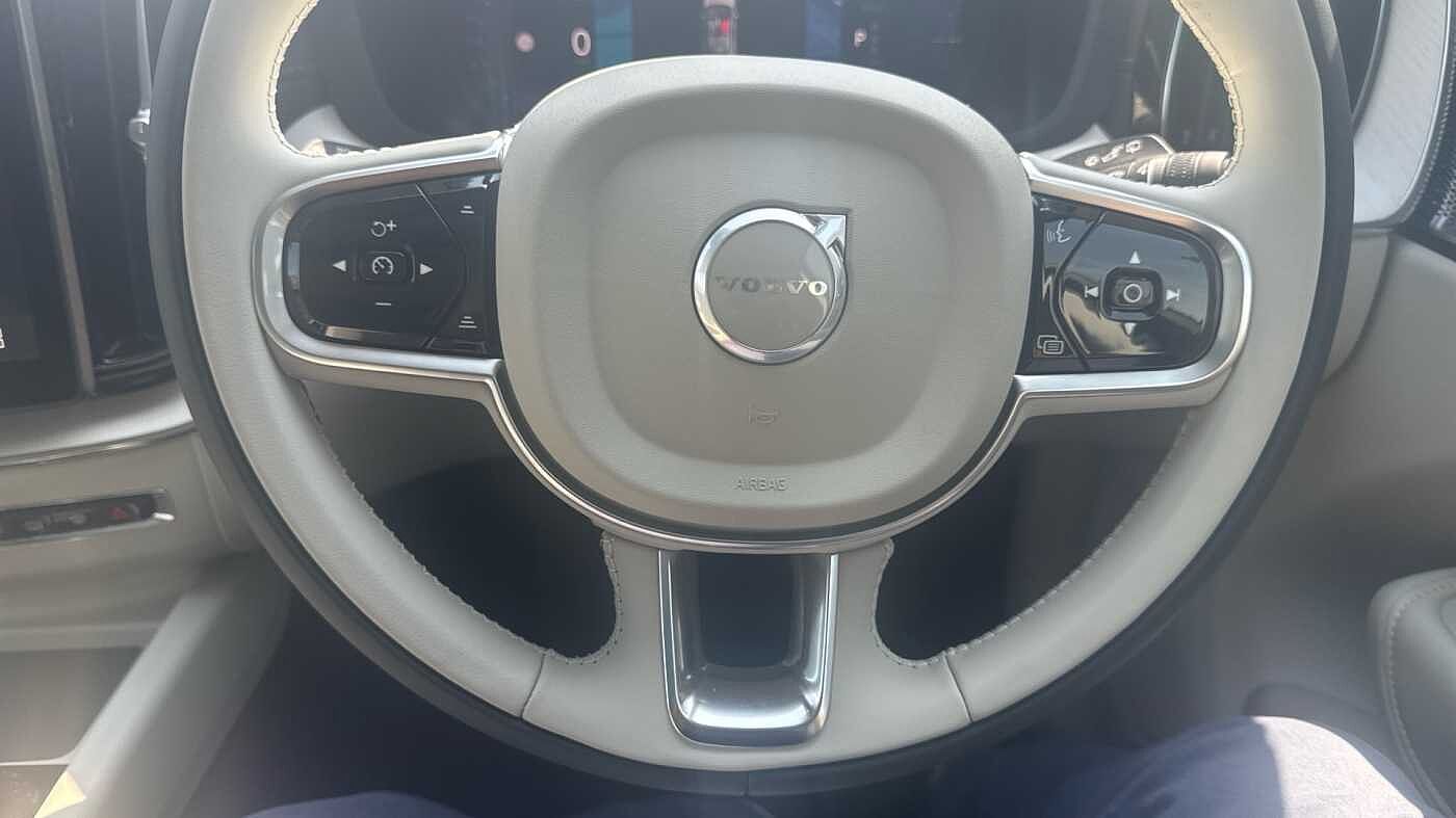 Volvo XC60 Ultra, T8 AWD Plug-in hybrid, Electric/Petrol, Dark