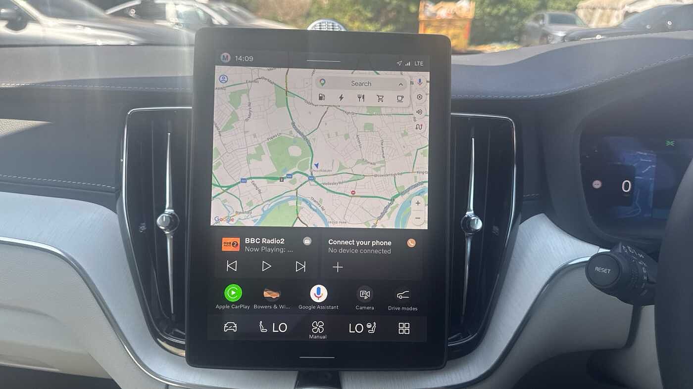 Volvo XC60 Ultra, T8 AWD Plug-in hybrid, Electric/Petrol, Dark