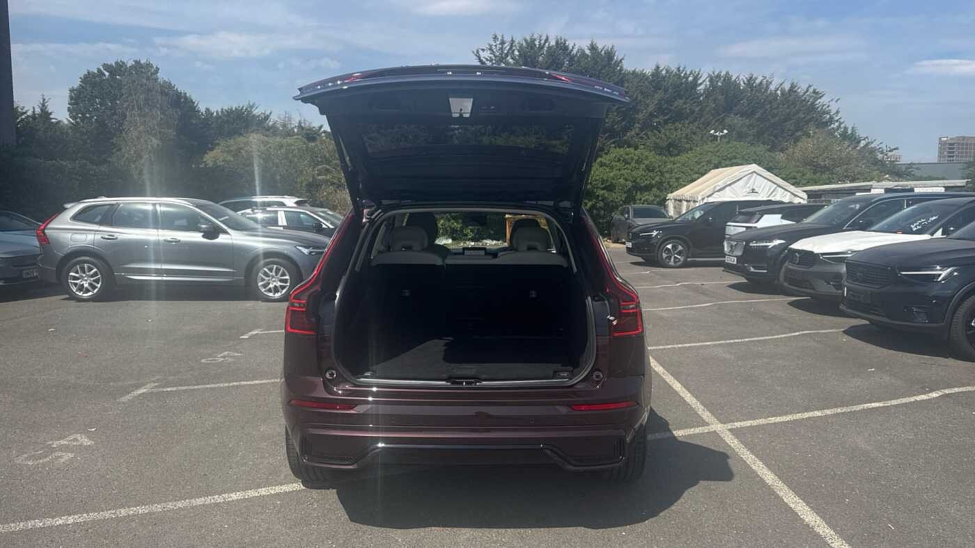 Volvo XC60 Ultra, T8 AWD Plug-in hybrid, Electric/Petrol, Dark