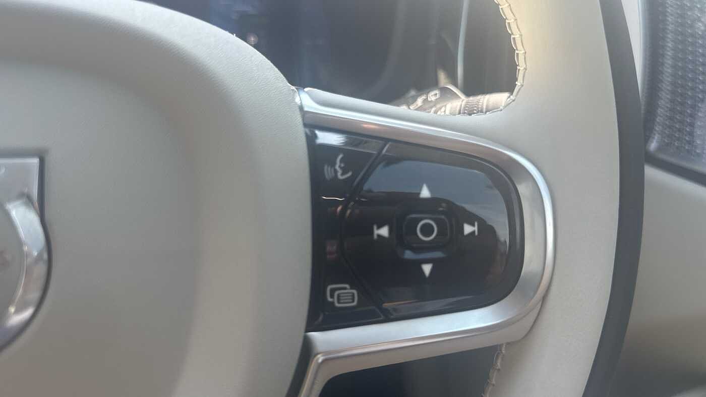 Volvo XC60 Ultra, T8 AWD Plug-in hybrid, Electric/Petrol, Dark