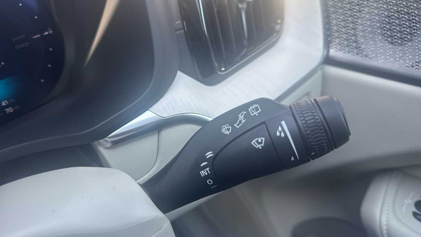 Volvo XC60 Ultra, T8 AWD Plug-in hybrid, Electric/Petrol, Dark
