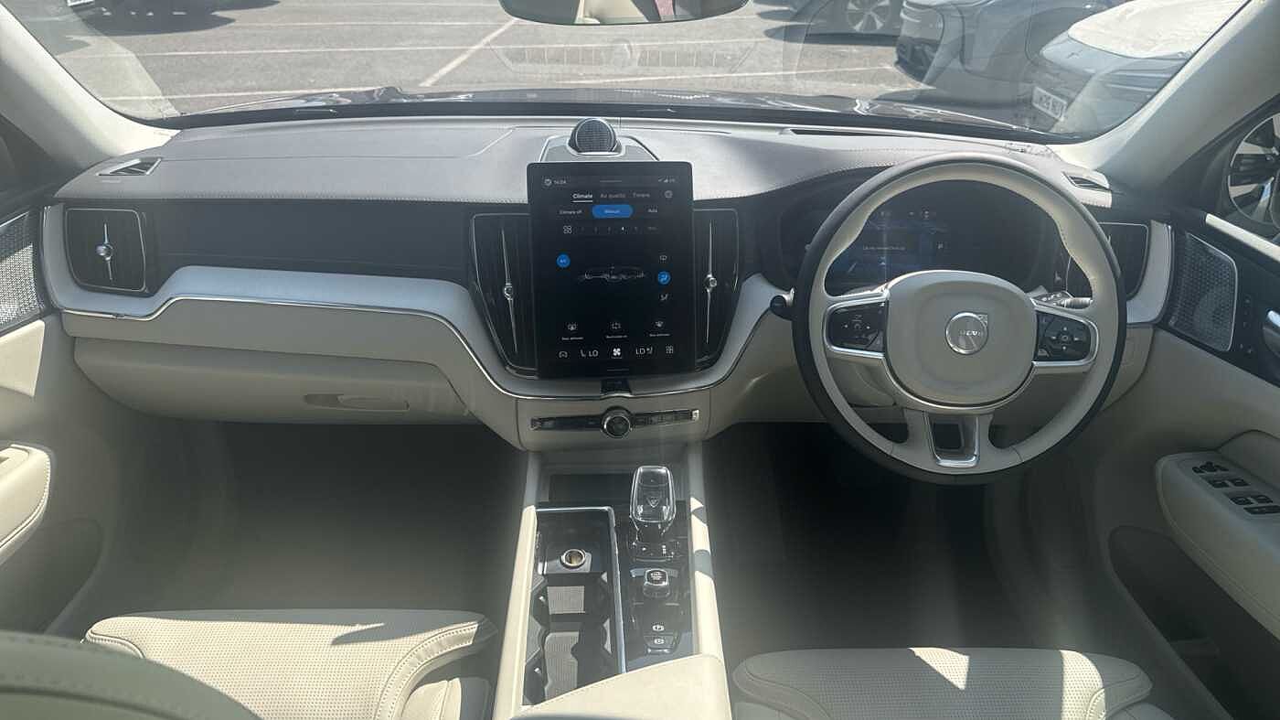 Volvo XC60 Ultra, T8 AWD Plug-in hybrid, Electric/Petrol, Dark