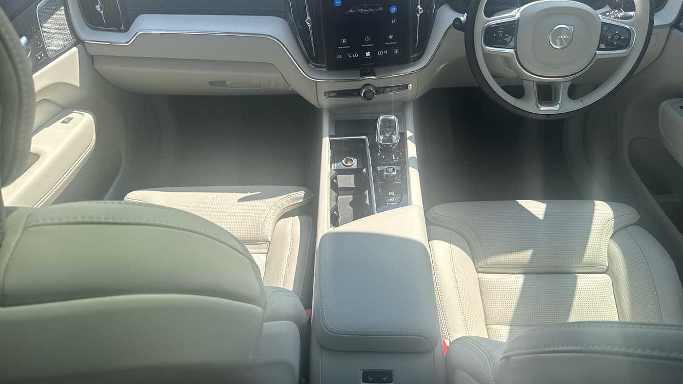 Volvo XC60 Ultra, T8 AWD Plug-in hybrid, Electric/Petrol, Dark