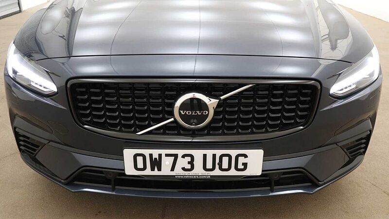 Volvo V90 Recharge Ultimate, T8 AWD Plug-in hybrid, Petrol, Dark