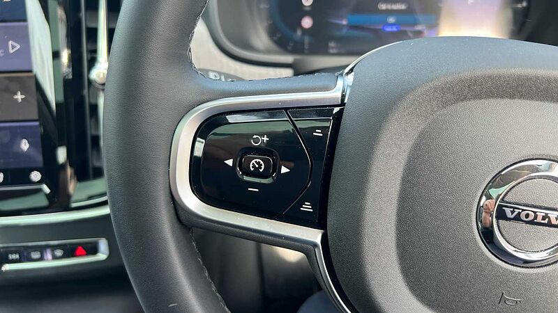 Volvo V90 Ultra, T8 AWD Plug-in hybrid, Electric/Petrol, Dark