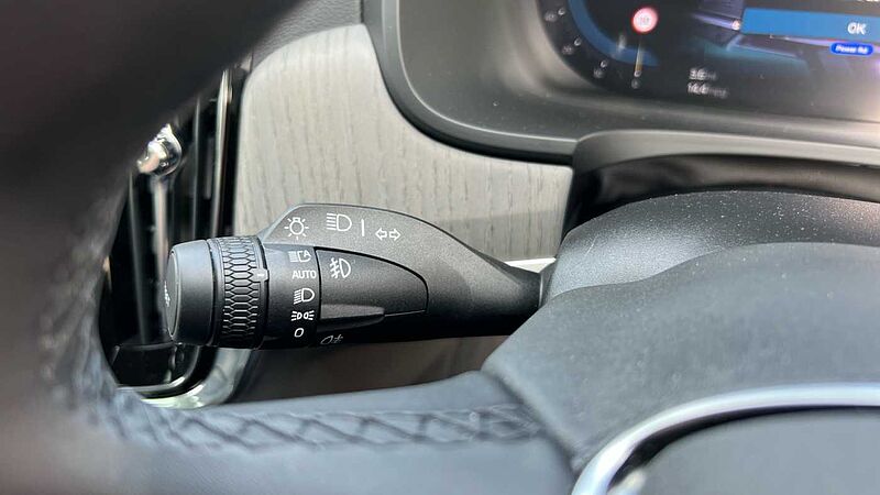 Volvo V90 Ultra, T8 AWD Plug-in hybrid, Electric/Petrol, Dark
