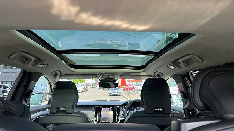 Volvo V90 Ultra, T8 AWD Plug-in hybrid, Electric/Petrol, Dark