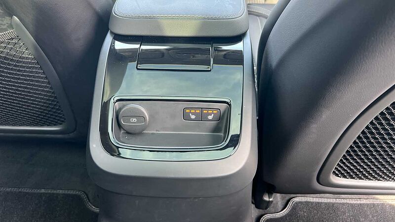 Volvo V90 Ultra, T8 AWD Plug-in hybrid, Electric/Petrol, Dark