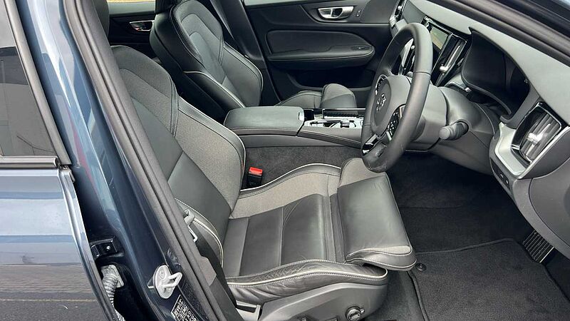 Volvo S60 Recharge Plus, T8 AWD Plug-in hybrid, Electric/Petrol, Dark