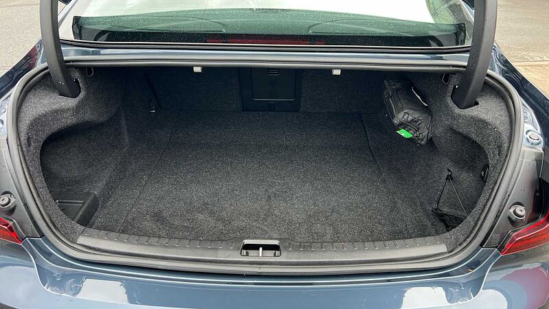 Volvo S60 Recharge Plus, T8 AWD Plug-in hybrid, Electric/Petrol, Dark