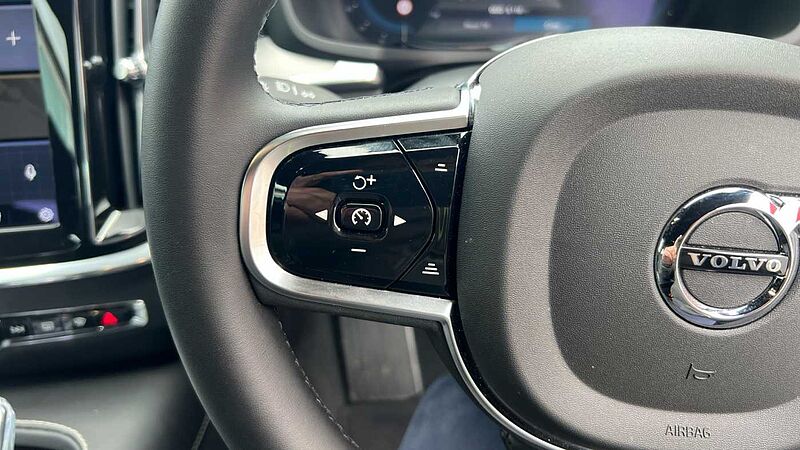 Volvo S60 Recharge Plus, T8 AWD Plug-in hybrid, Electric/Petrol, Dark