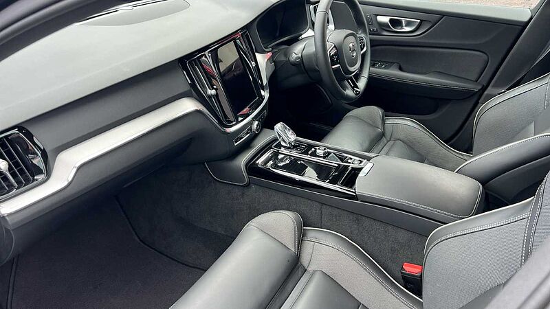 Volvo S60 Recharge Plus, T8 AWD Plug-in hybrid, Electric/Petrol, Dark