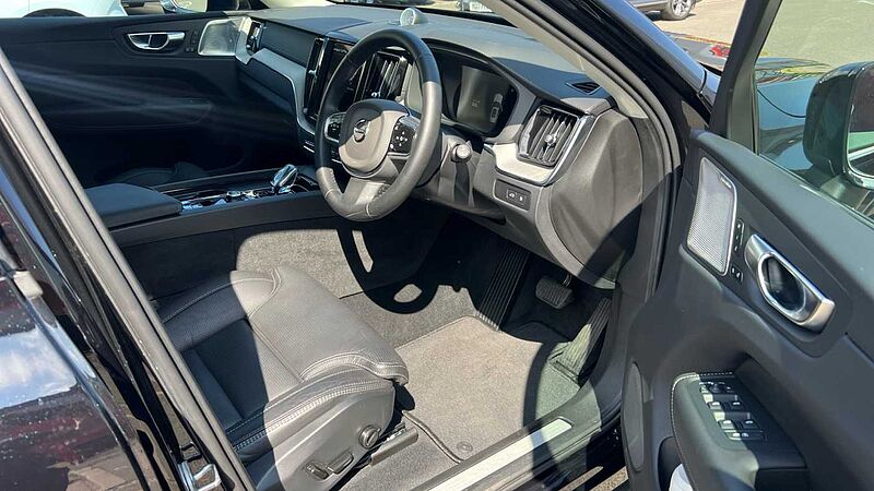 Volvo XC60 Ultra, T8 AWD Plug-in hybrid, Electric/Petrol, Dark