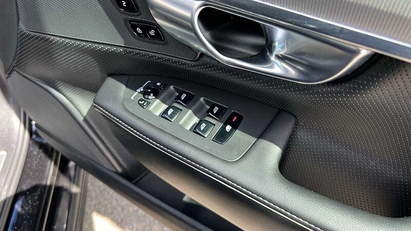 Volvo S90 T8 AWD Twin Engine R-Design Plus Automatic
