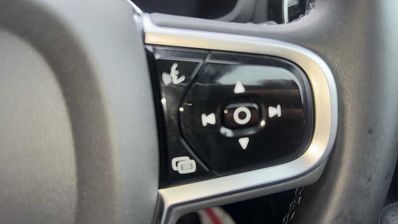 Volvo V60 Ultra, T8 AWD Plug-in hybrid, Electric/Petrol, Dark