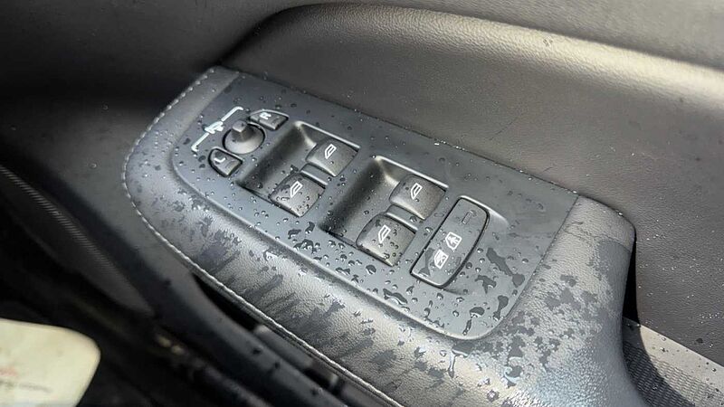 Volvo V60 Ultra, T8 AWD Plug-in hybrid, Electric/Petrol, Dark